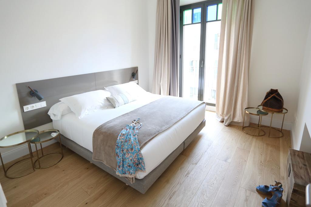 Apartaments Placa Del VI ジローナ エクステリア 写真